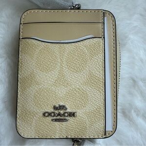 Coach NWT Zip Card Case in Signature Canvas Silver/Hay Light Yellow